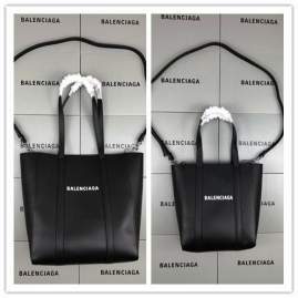 Picture of Balenciaga Handbags _SKUfw233324560fw